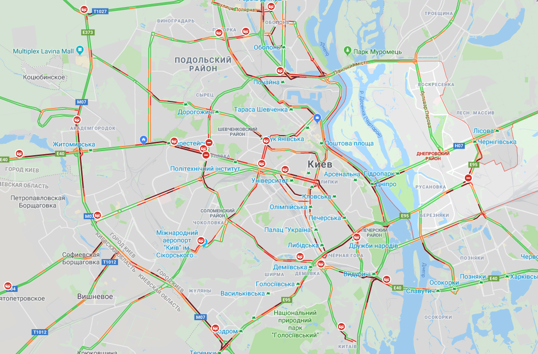 В Киеве вечером образовались многочисленные пробки