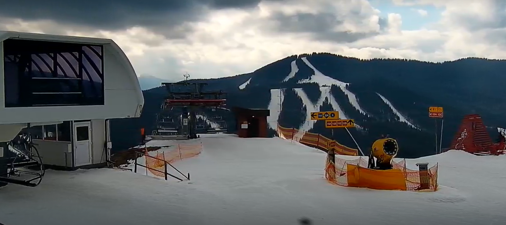 Что происходит в закрытом Буковеле: новые фото и видео опустевшего курорта