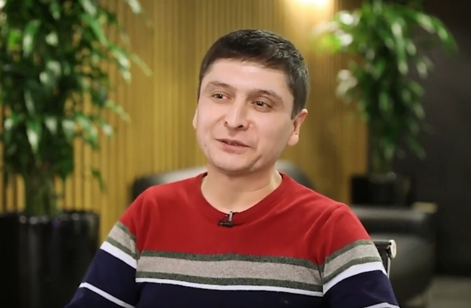 Теж погано розмовляю українською: двійник Зеленського готовий замінити президента