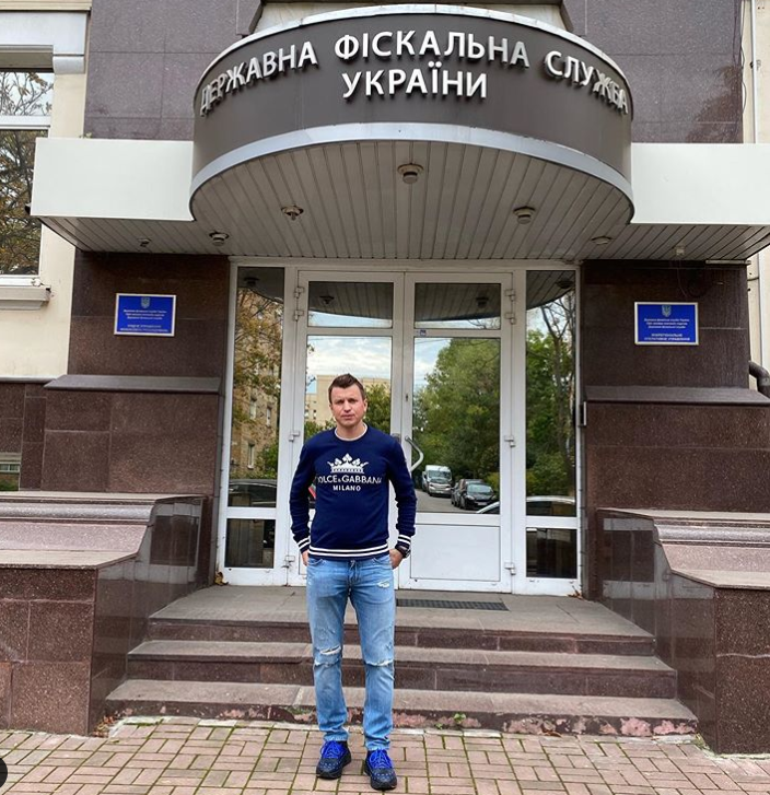 ПриватБанк вляпался в громкий скандал: Ротань заявил о краже денег