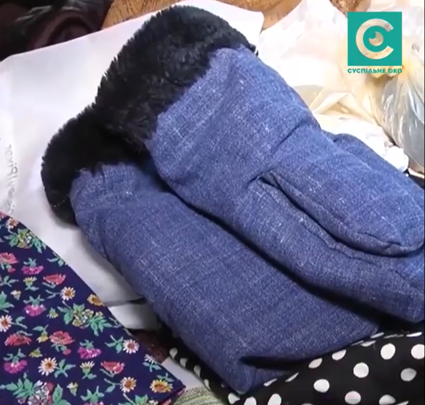 87-летняя бабушка восхитила украинцев: сшила для воинов 10 тысяч пар теплых рукавиц