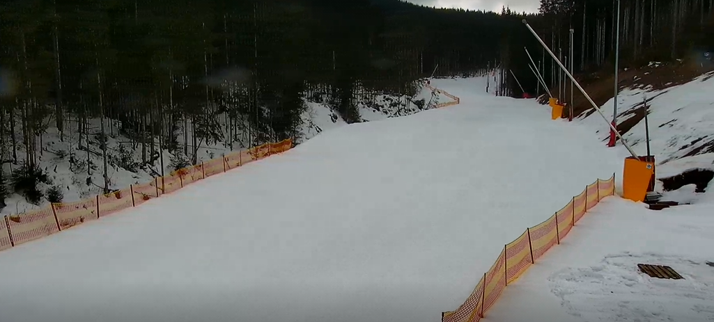 Что происходит в закрытом Буковеле: новые фото и видео опустевшего курорта