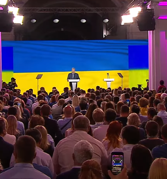 Тролль уровня 100500: Порошенко "взорвал" сеть ответом по "языковому закону" (видео)