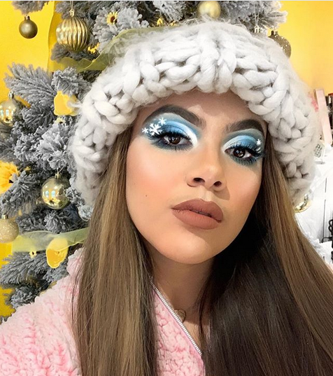 Меховые ногти и елка на голове: сеть покоряют необычные и безумные новогодние бьюти-образы