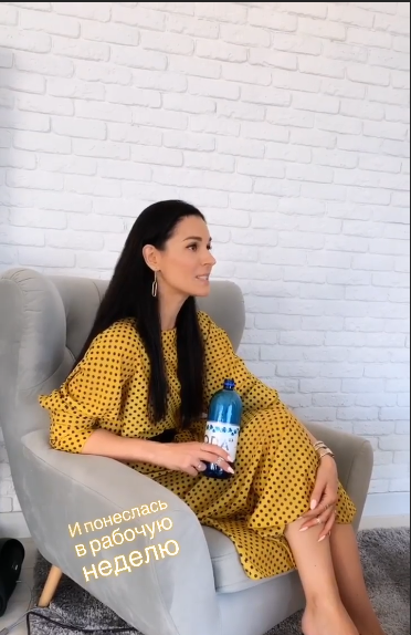 Елегантно і пікантно: Маша Єфросиніна зачарувала образом в сукні з оголеною спиною