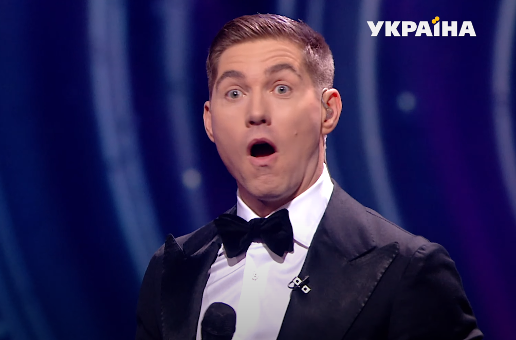 Оля Полякова и Настя Каменских слились в поцелуе на камеру (фото)