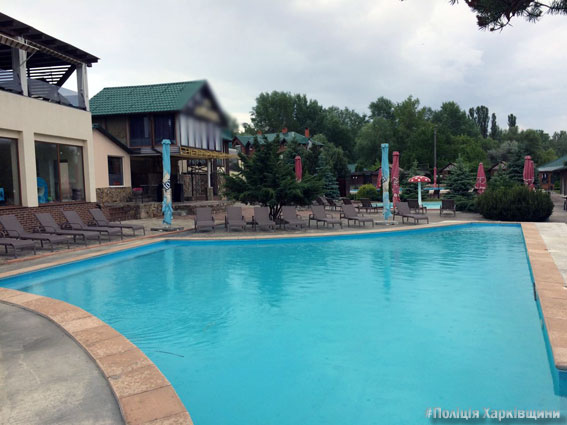 В Харькове в бассейне развлекательного центра утонул двухлетний мальчик