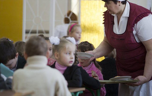 В полицию из-за формы: в украинских школах идут настоящие войны