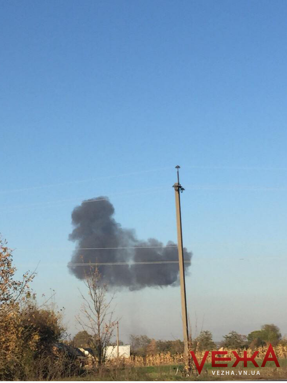 Падіння винищувача СУ-27: з'явились фото з місця аварії