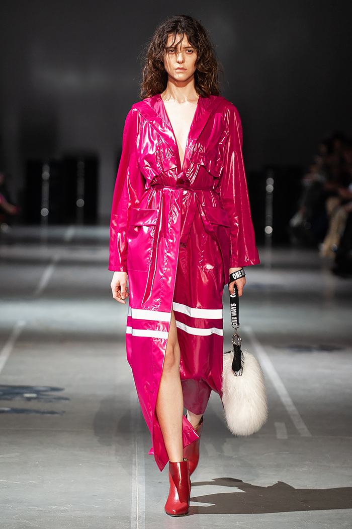 В неоновых огнях большого города: VOROZHBYT&amp;ZEMSKOVA представили кислотную коллекцию FW19-20