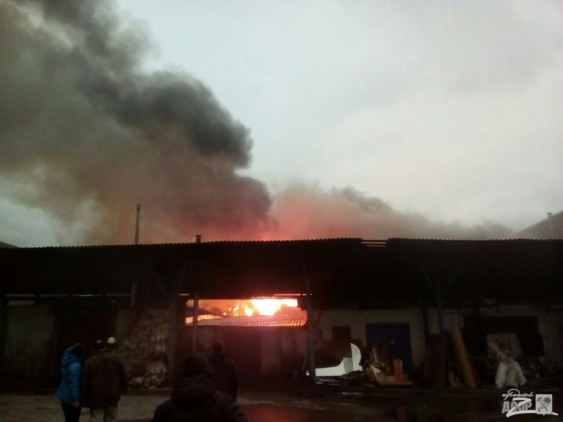 В Харькове в здании бывшей макаронной фабрики произошел пожар