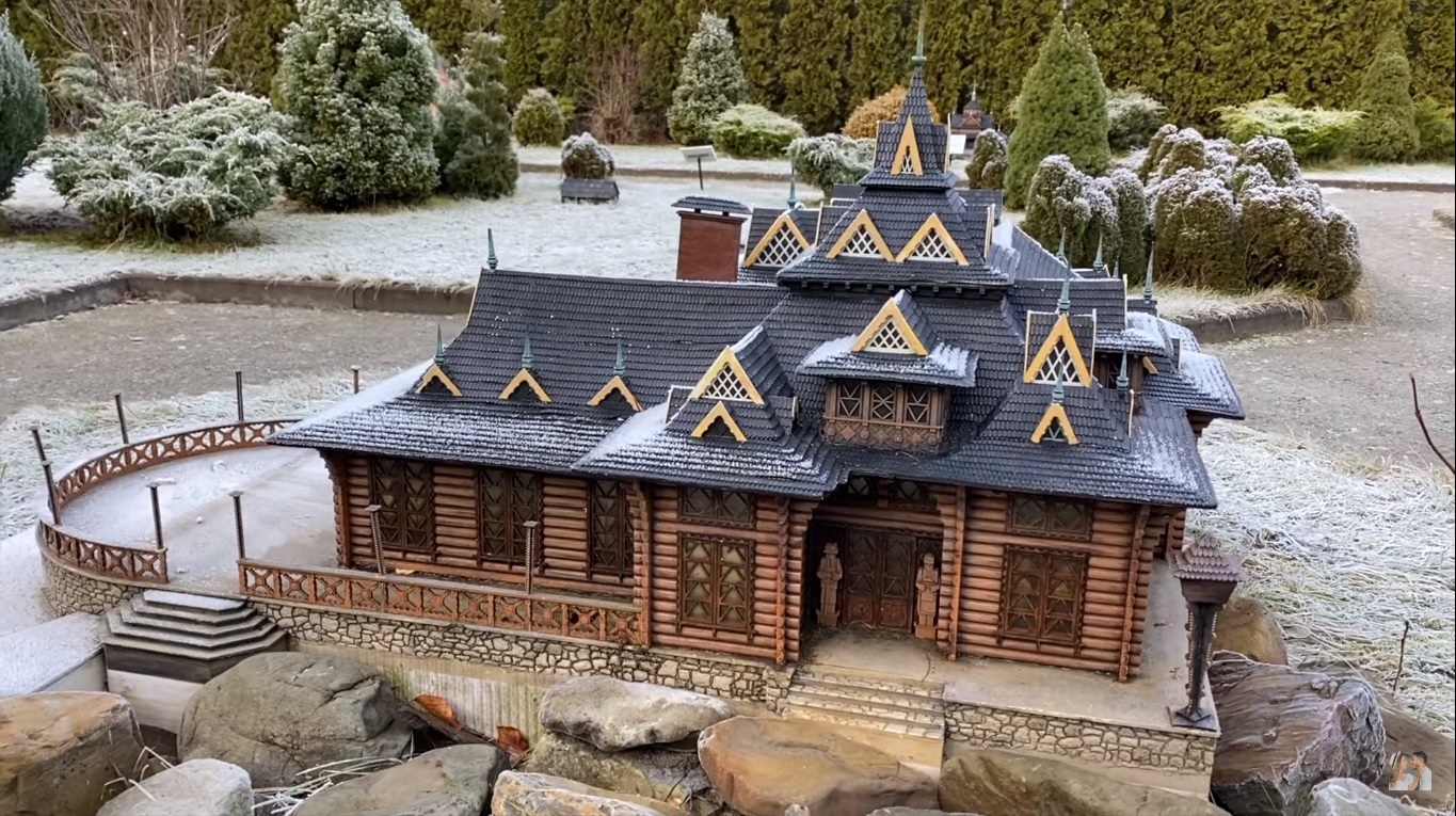 Увидеть Яремче за 15 минут: сказочный парк в Карпатах показали на фото