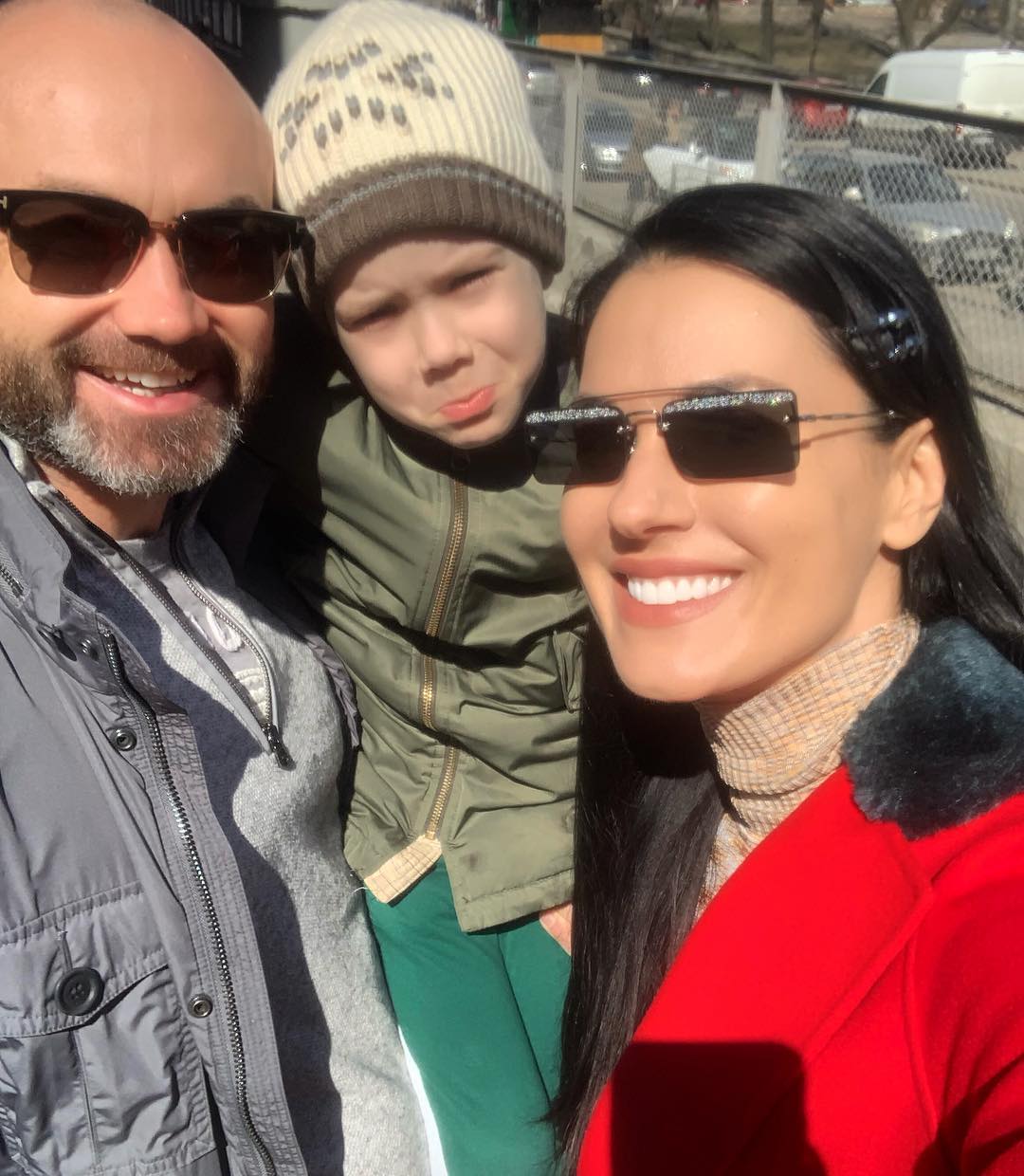 Верим в Украину: украинские звезды показали фото с голосования