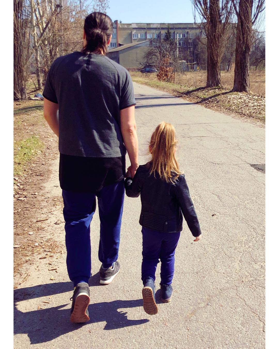 Верим в Украину: украинские звезды показали фото с голосования