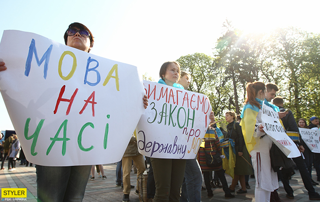 Закон о языке и эксперименты "Укрзализныци": какие перемены ждать этим летом