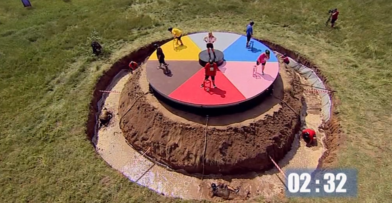 Зважені та щасливі 9 сезон: мужчины будут соревноваться в грязи