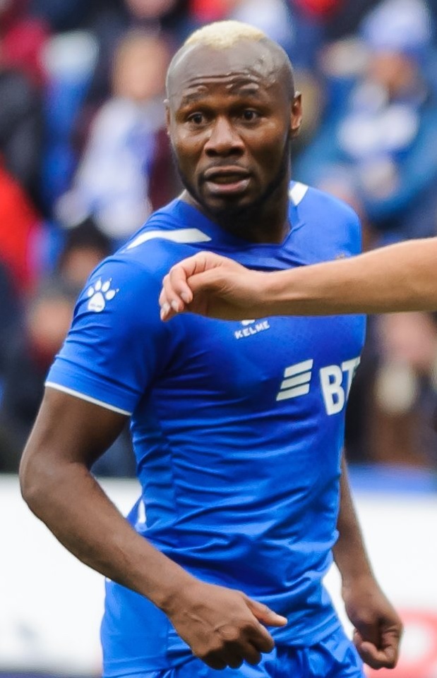 Відомий футболіст "потрапив" у реанімацію: розгорається скандал (оновлено)