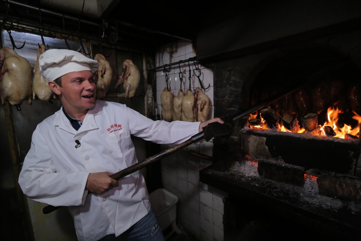 Поедание лягушек и сала: Дмитрий Комаров поделился впечатлениями от китайской кухни