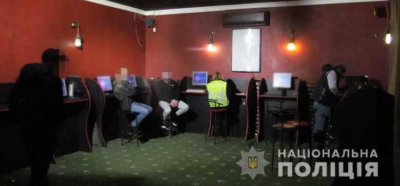 В Киеве силовики выявили еще один салон азартных игр