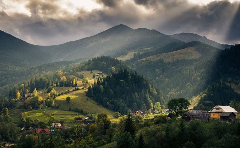 Кращі місця в Україні, які потрібно відвідати навесні: Дземброня, Бучак і не тільки