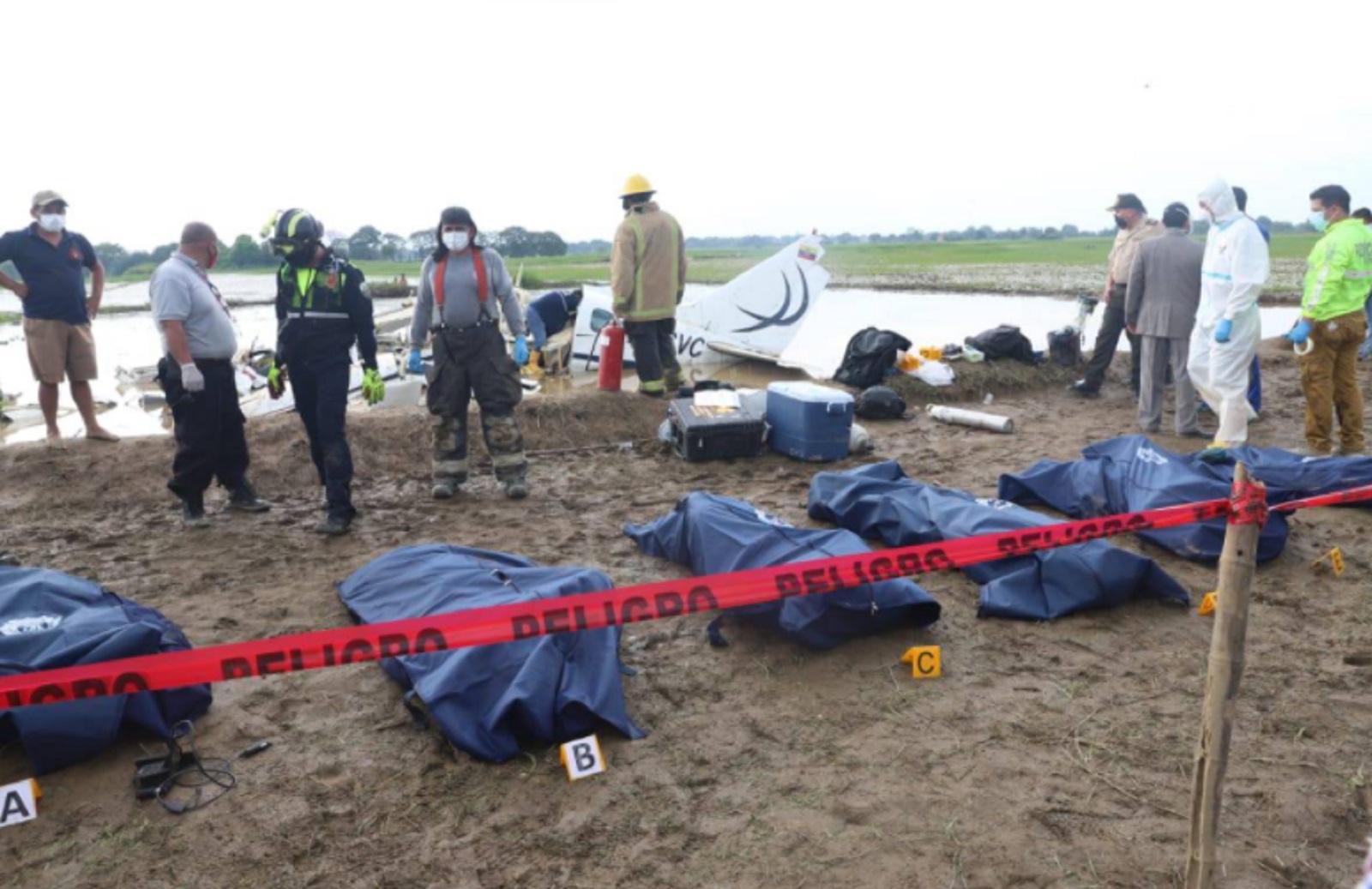 Шість осіб загинули під час аварії літака в Еквадорі