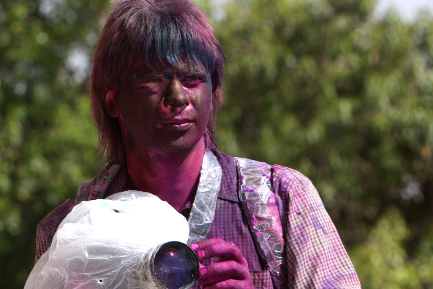 Лохматый ведущий: Дмитрий Комаров забавно посмеялся над первыми выпусками "Мира наизнанку"