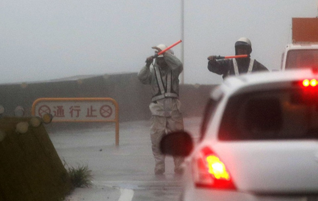 В Японии из-за тайфуна погибли по меньшей мере 6 человек