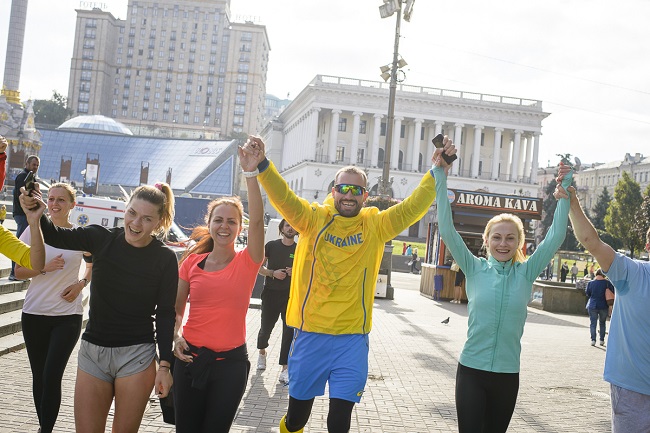 15 фондов собирают благотворительные средства благодаря "добрым бегунам" 9-го Киевского марафона