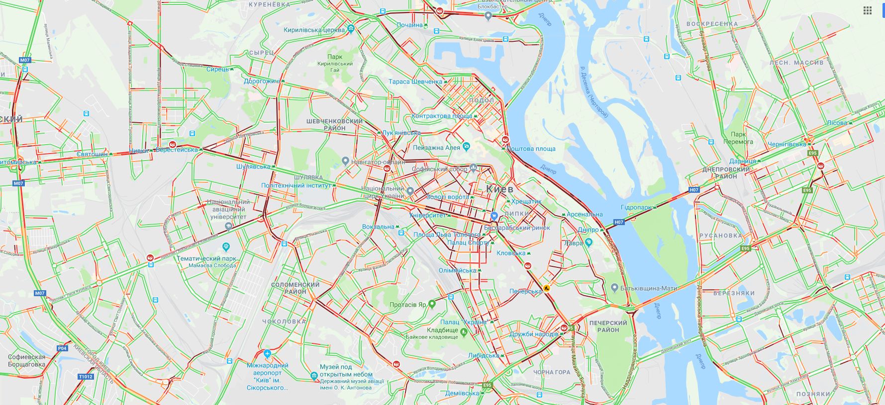 У Києві на дорогах утворилися затори