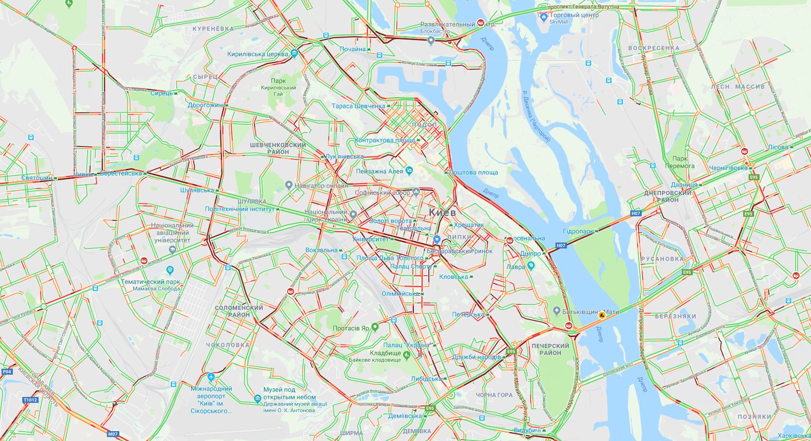 В Киеве образовались многочисленные пробки на дорогах