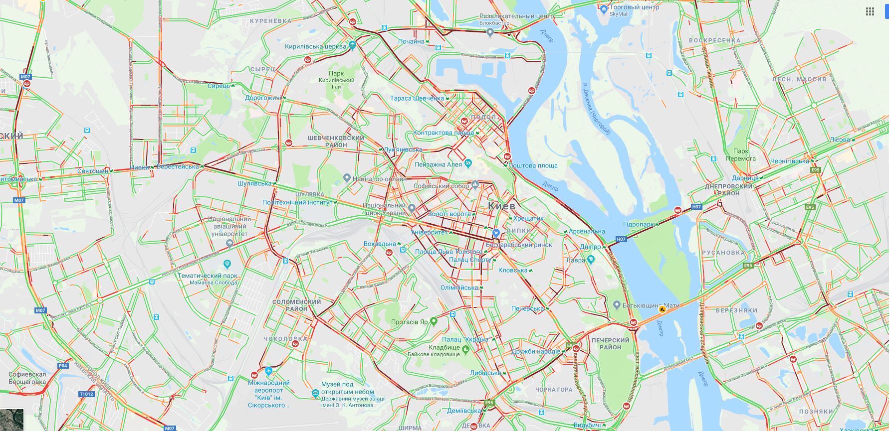 У Києві утворилися численні затори на дорогах