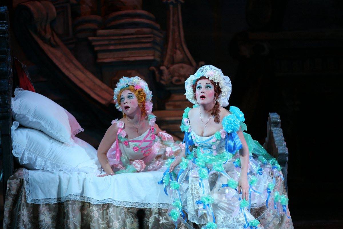 "Лебединое озеро", "Снежная королева" и не только: что смотреть в Национальной опере Украины в ноябре
