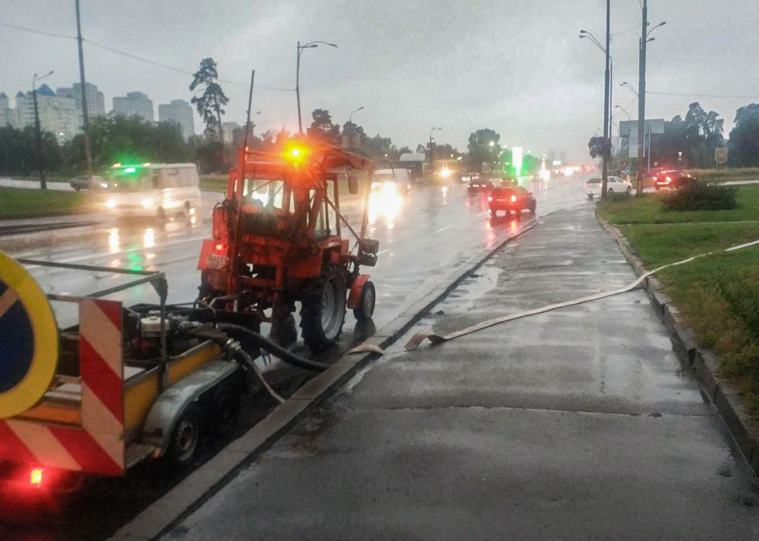 Киев накрыла гроза