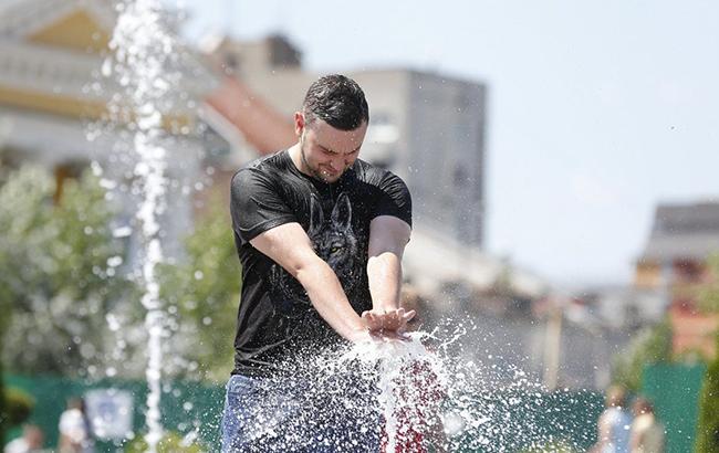 Жара, град и шквальный ветер: украинцев удивили прогнозом на выходные