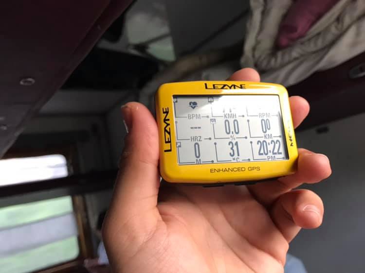 Раздевайся - загорай: Укрзализныця попала в очередной скандал