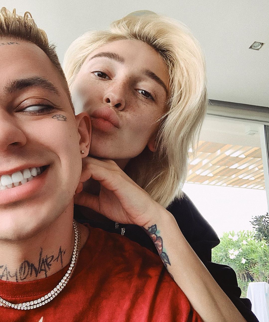 Медовий місяць? Настя Івлєєва розбурхала мережу рідкісним фото з Елджеєм