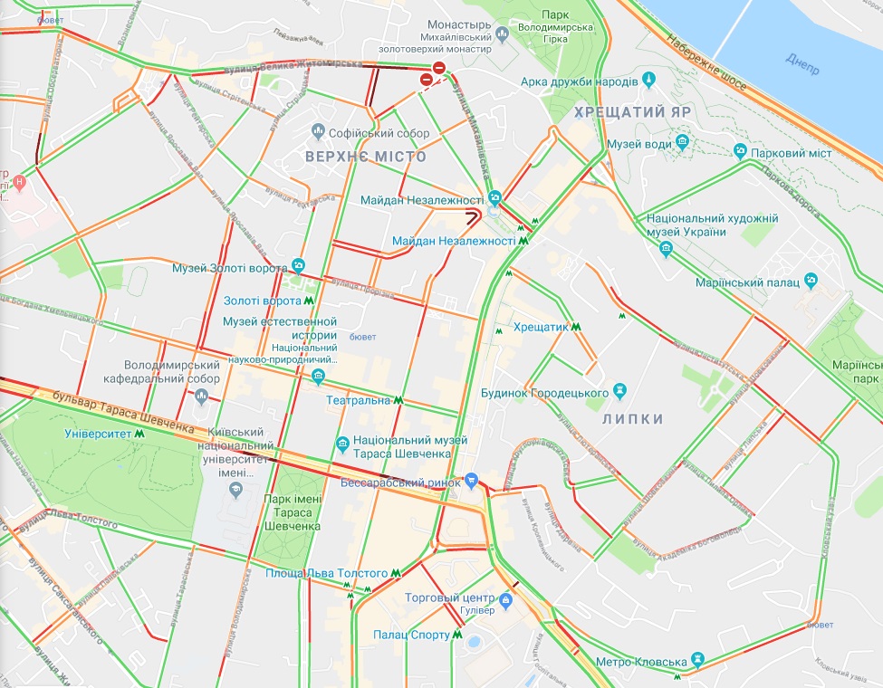 В центре Киева из-за заседания Верховной рады образовались пробки