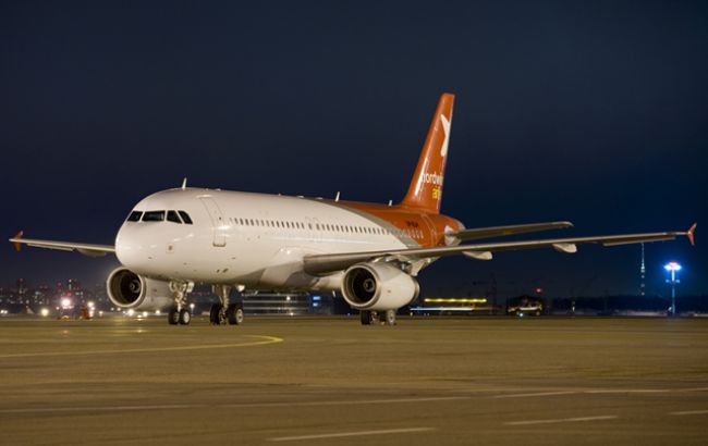 Задымился жестко, все начали орать: в РФ произошло очередное ЧП с самолетом (видео)