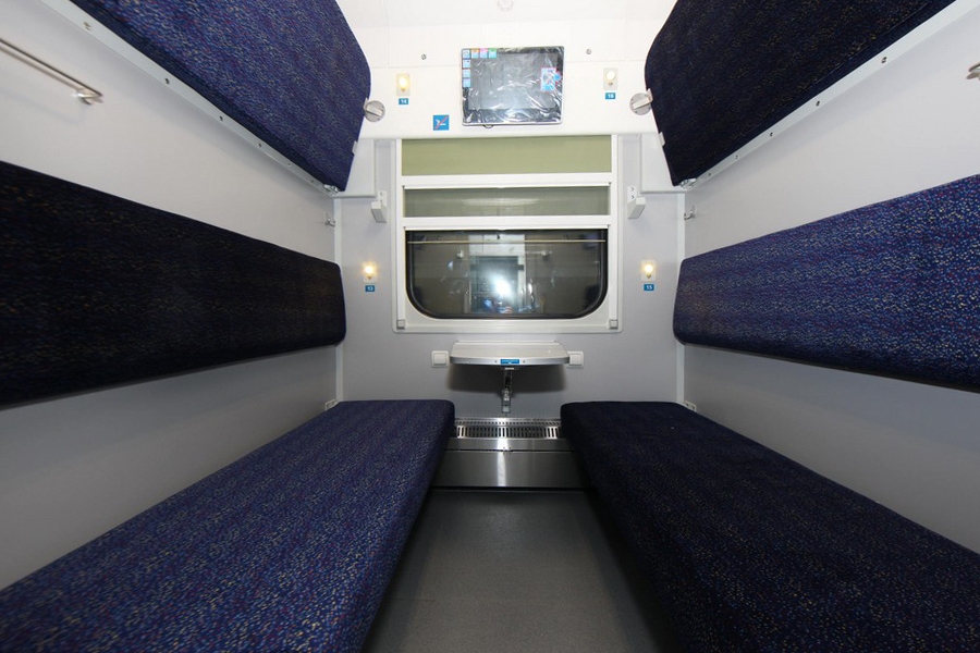 Украинцев скоро будут возить в новеньких вагонах: вот так они выглядят внутри (фото)