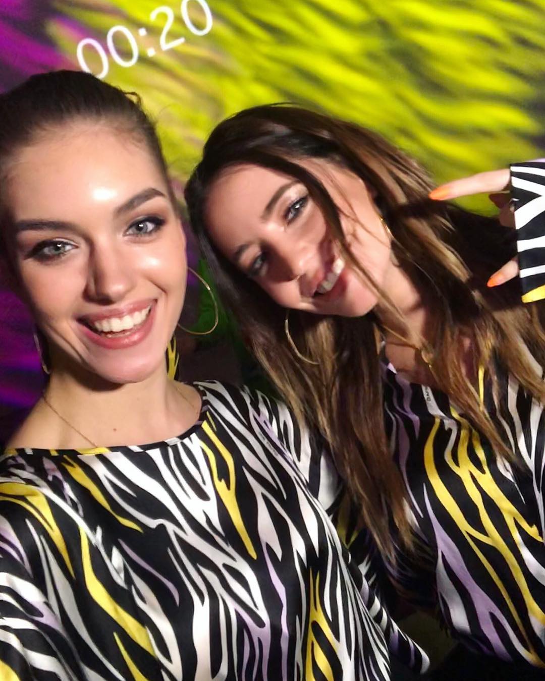 Модный конфуз: Надя Дорофеева и Александра Кучеренко появились в одинаковых нарядах