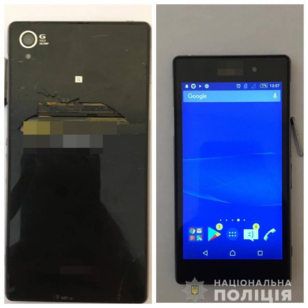 Під Одесою співробітниця школи погоріла на крадіжках: крала в дітей телефони