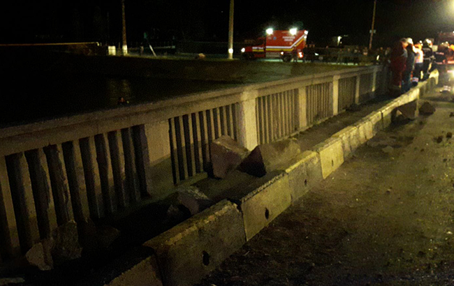 В Румынии микроавтобус упал в реку, 9 человек погибли