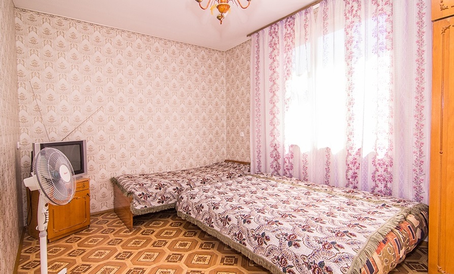 Як виглядає бюджетне житло на українських морських курортах: вся принадність відпочинку за 100-150 гривень