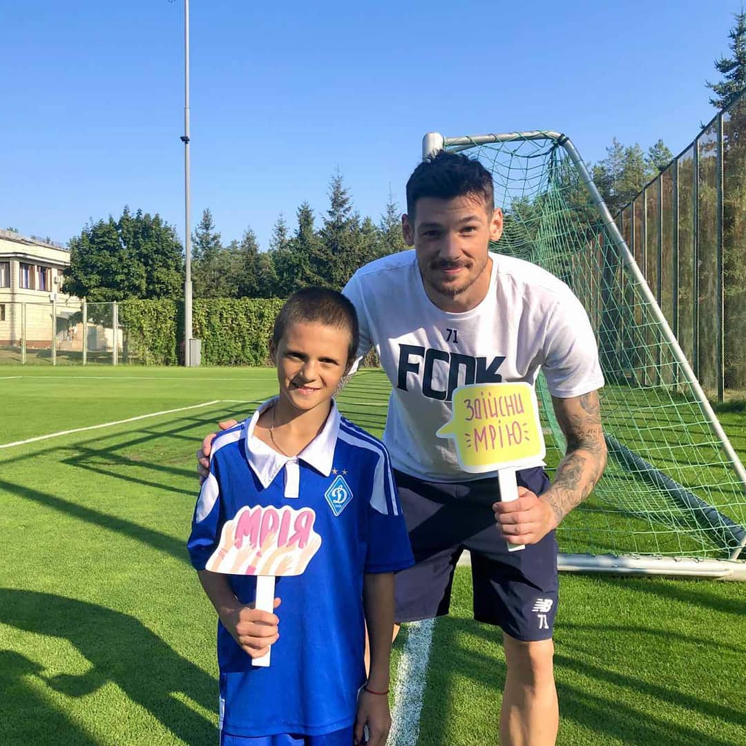 Украинцев просят помочь 11-летнему Саше, который перестал расти