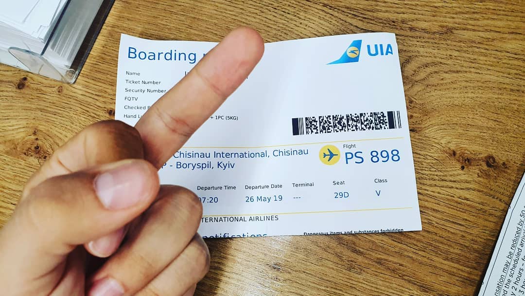 Опять послали: известный ведущий решил судиться с МАУ