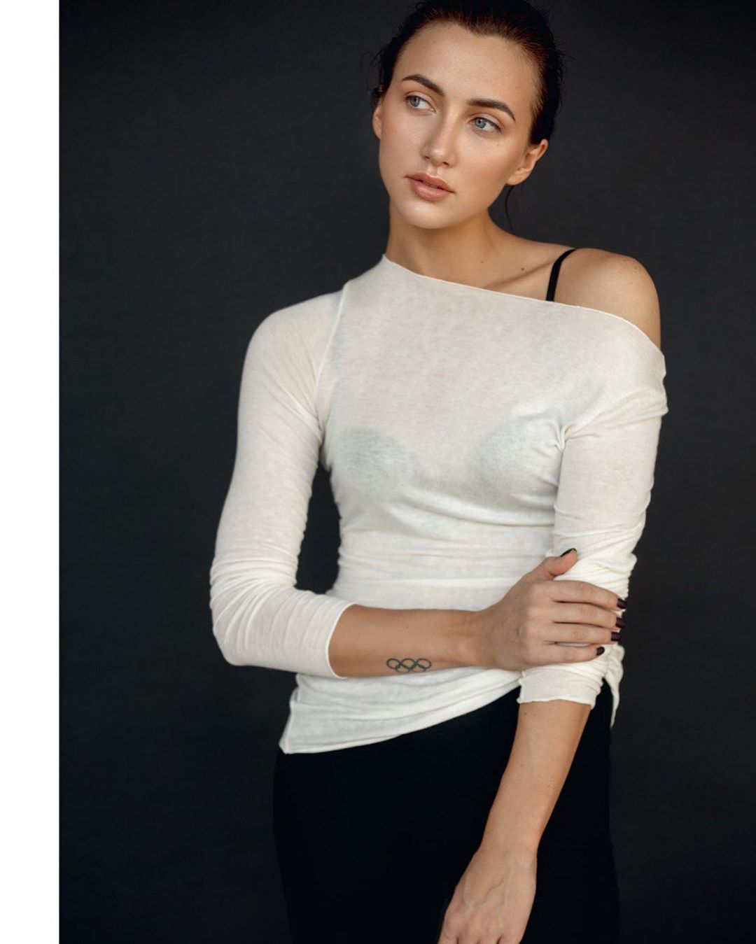 Красива і справжня: Ганна Різатдінова у спідній білизні знялася для модного глянцю