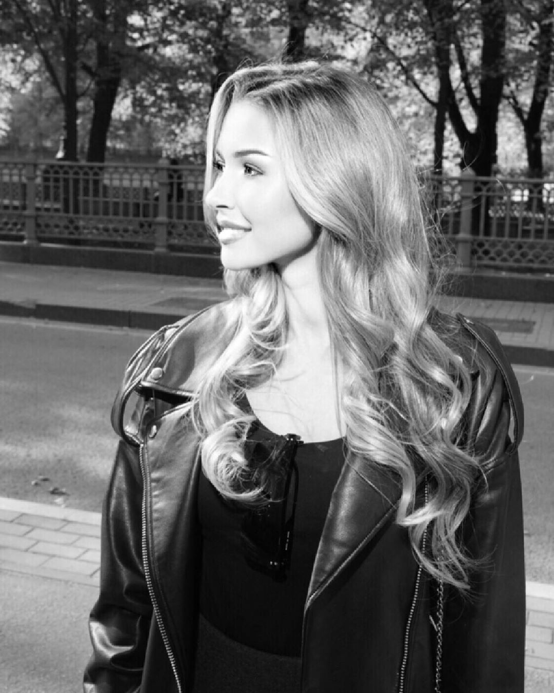 Заворотнюк похвасталась новым платьем: появилось фото