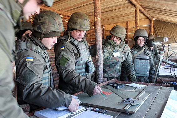 навчання діям в обороні