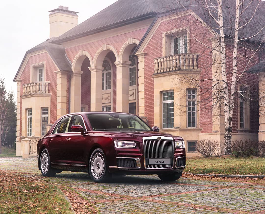 Зеленский и Путин катались по Парижу на крутых авто: интересные детали