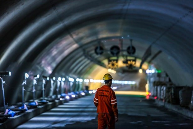 В Турции открыли автомобильный тоннель под проливом Босфор